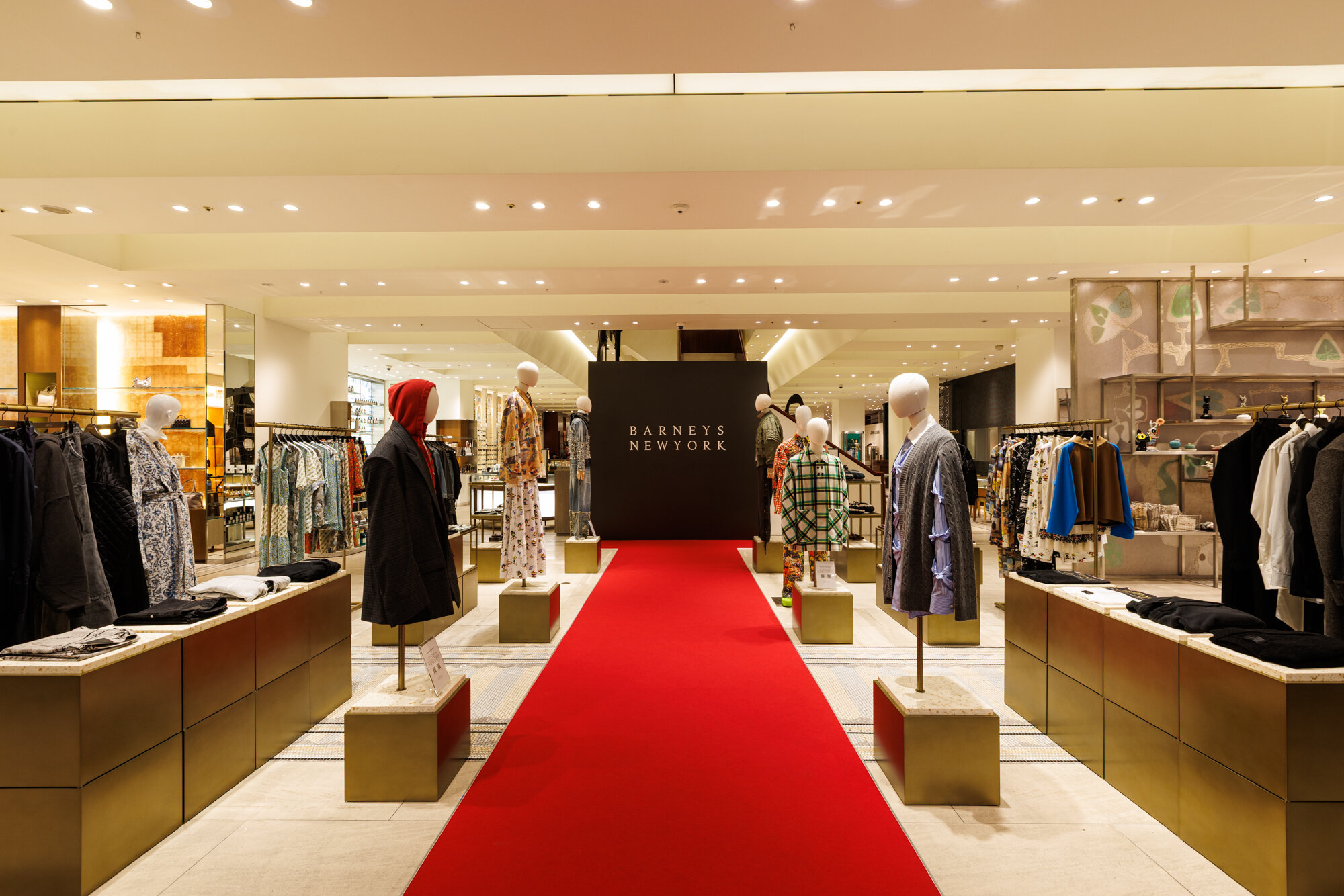 バーニーズ ニューヨーク オフィシャルサイト | BARNEYS NEW
