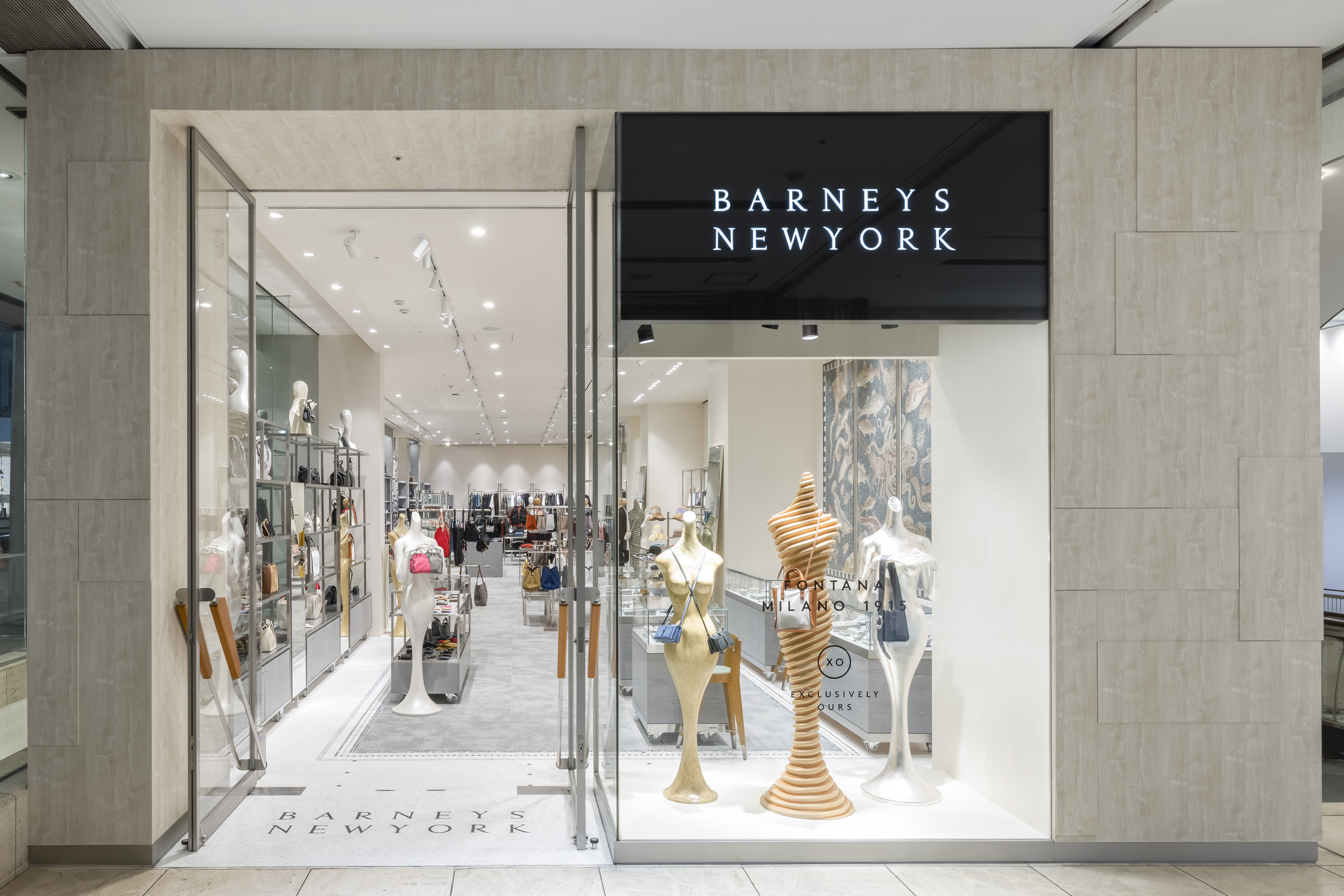 WINDOW DISPLAY: HOLIDAY 2022