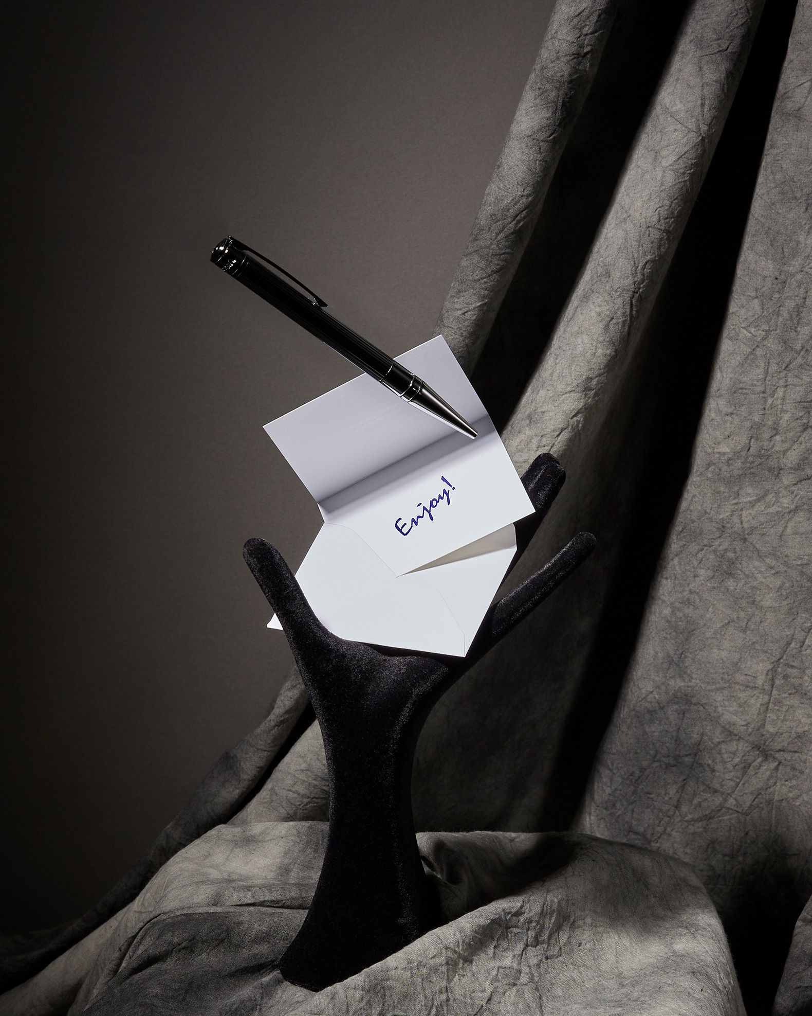 GIFT BOX: WE BOX SURPRISE AND YOUR LOVE
