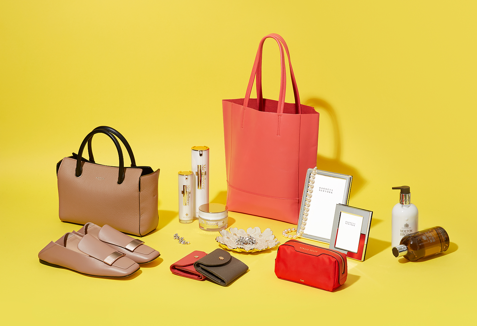 2019 MAR 14TH IS WHITE DAY. LOVE, BARNEYS!