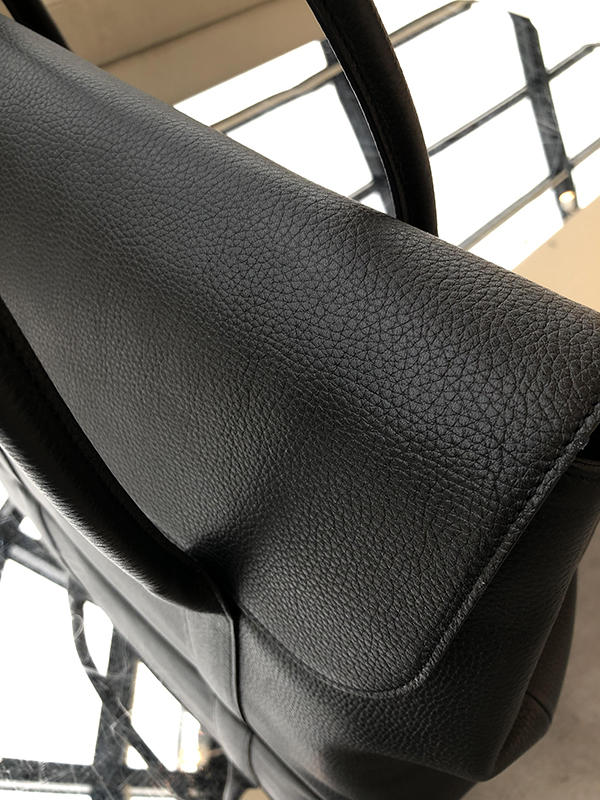 7 WE RECOMMEND: BLACK LEATHER ITEMS
