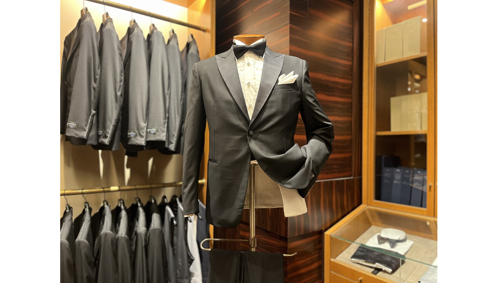 ORDER EVENT: BARNEYS NEW YORK | BARNEYS NEW YORK OFFICIAL SITE